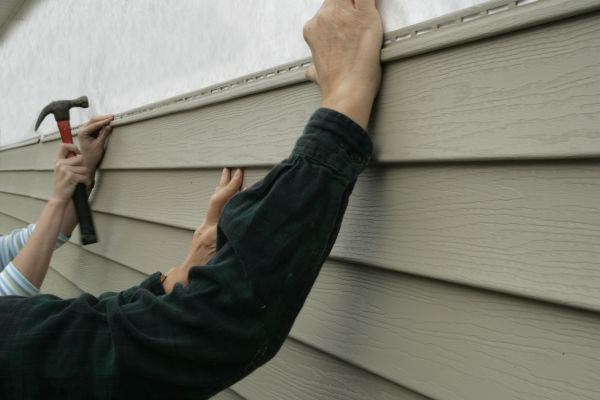 Cost of Insulated Siding Installation in Windsor
