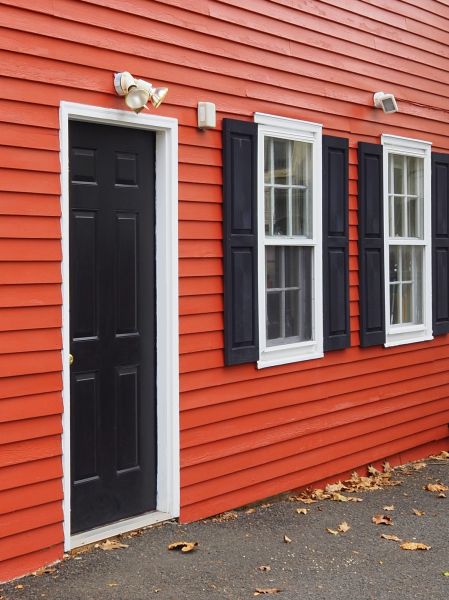Cost of Red Vinyl Siding Installation in Windsor